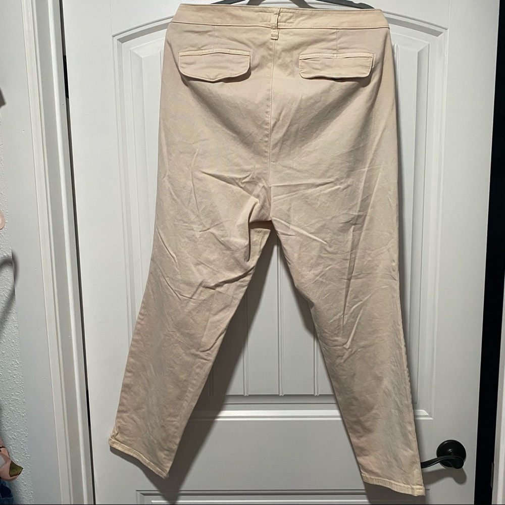 Beige pants - Picture 2 of 3